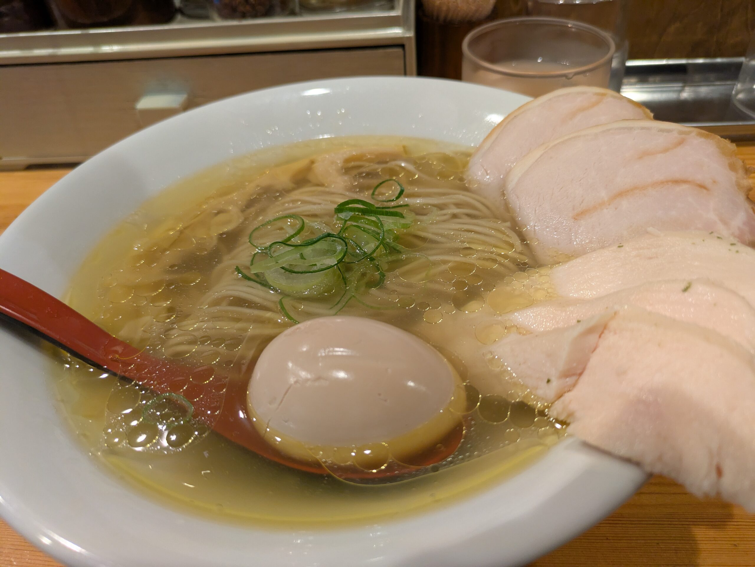 川口市屈指の名店【自家製麺竜葵(ほおずき)】の「特製塩そば」と「和え