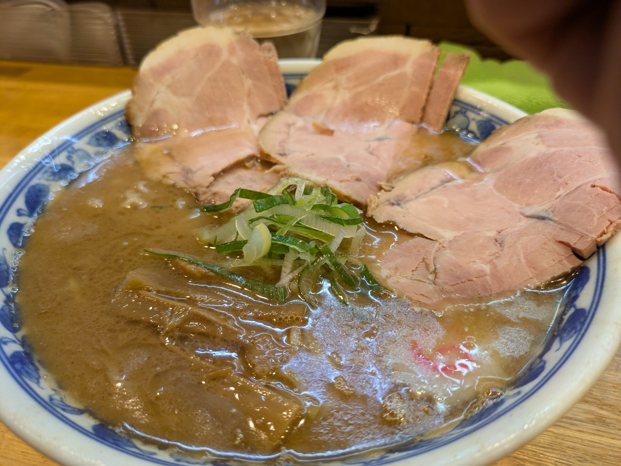 千葉ラーメン四天王のお店」【津田沼必勝軒】の「バランスラーメン並